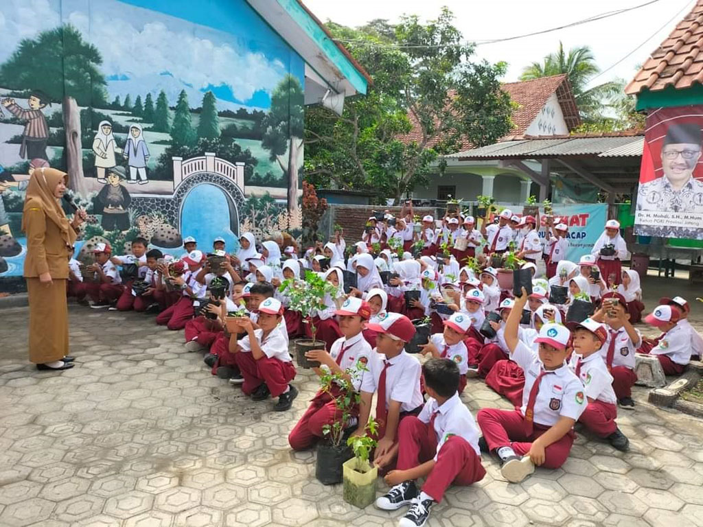 SDN Kutawaru 01: Menanam Benih Pendidikan di Hati Warga Cilacap